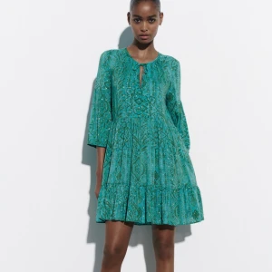 Zara klänning  - Som ny! Använd gärna köp nu