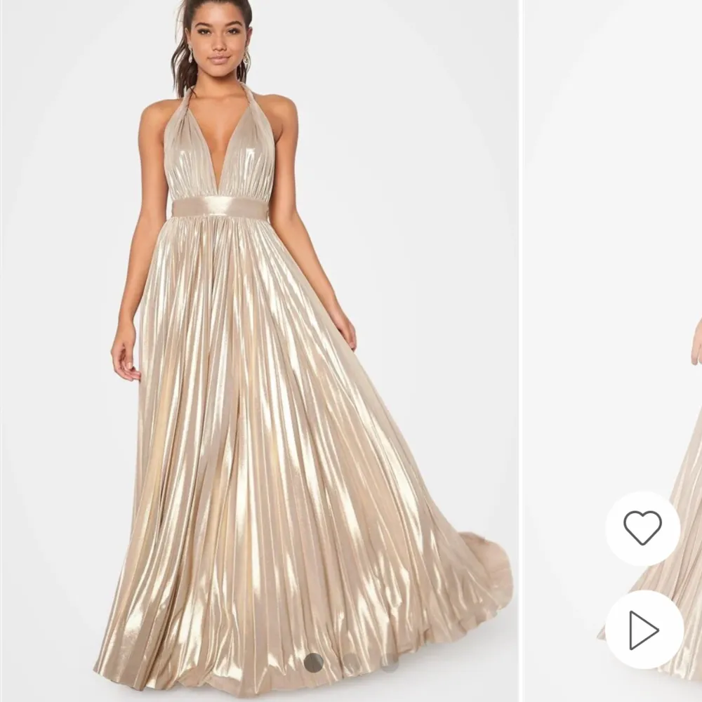Säljer denna guldiga balklänningen som endast är använd 1 gång. Väldigt fin guld/champagne färgad, man kan välja hur klänningen ser ut beroende på hur man stylar banden!! 💗💗 köpt från bubbleroom. Klänningar.