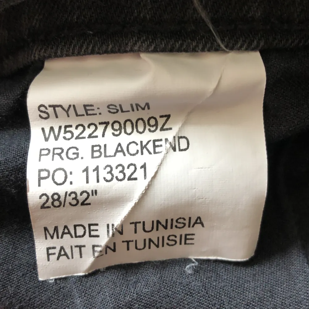 Tja, säljer mina Tiger Of Sweden jeans. Storleken är 28/32 och modellen är slim. Skicket är 9 av 10. Ingen syn på slitthet. Og pris är 1350. Kontakta vid minsta lilla fråga. Pris kan diskuteras.💫. Jeans & Byxor.