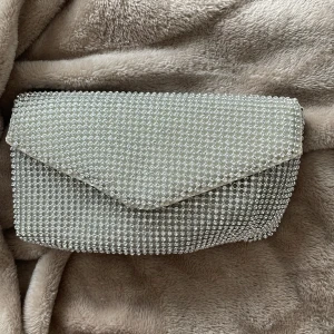 Glitter clutch - Silver glittrig clutch, perfekt till bal🕺