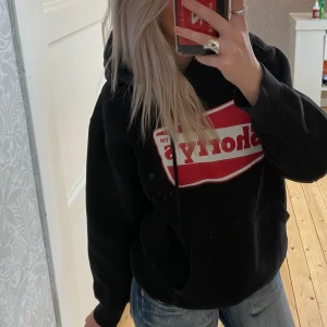Hoodie  - Så snygg hoodie från shorty’s💕 använd men i fint skick