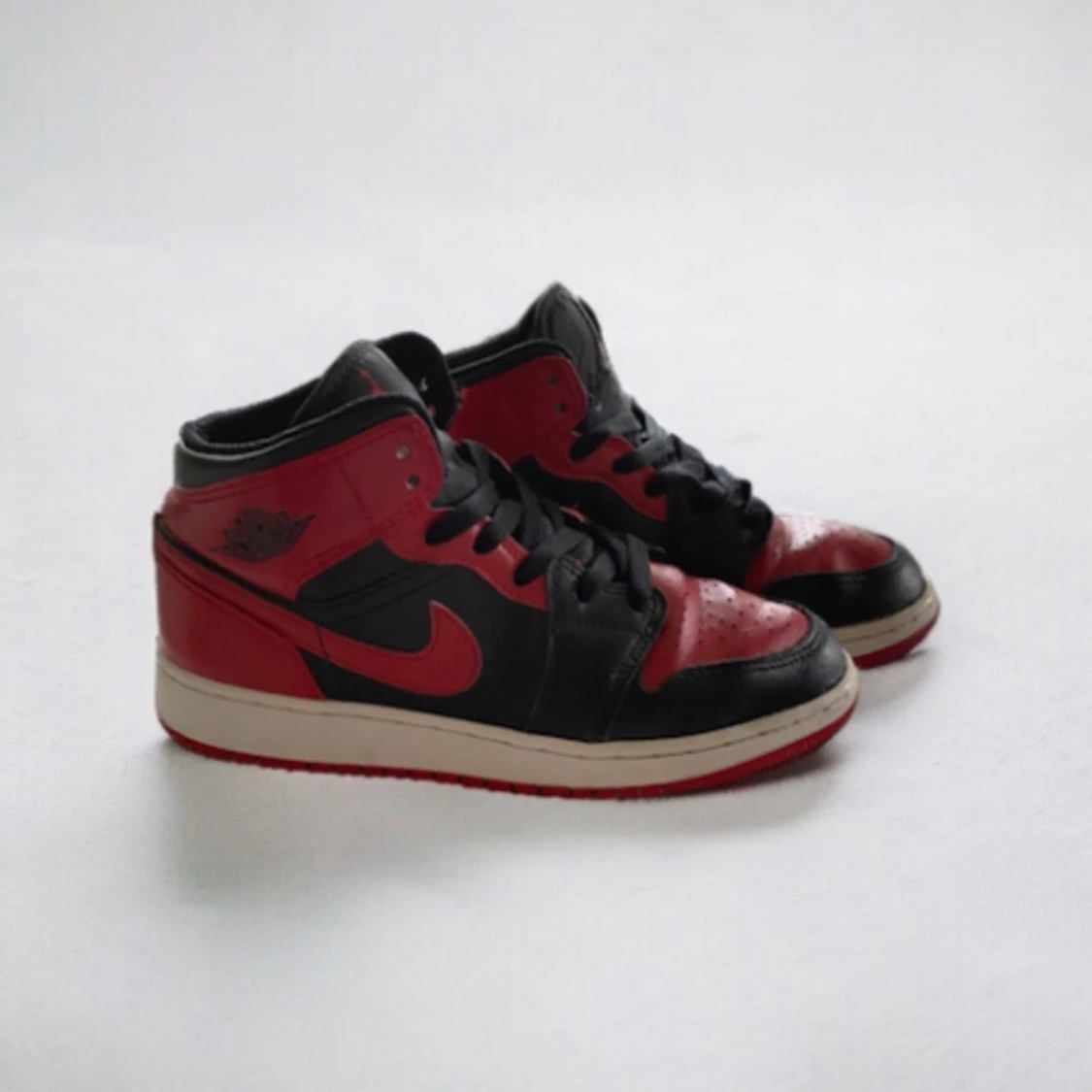 Jordan 1 red black