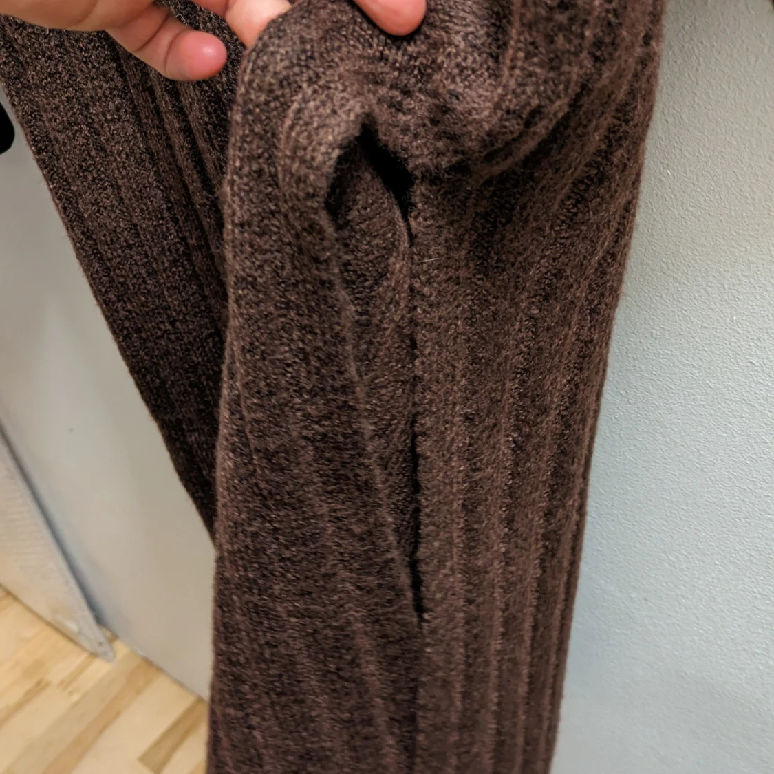 Brun stickad midiklänning - 91