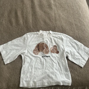 Palm Angels Crop Top  - Använder aldrig, oversize crop top XS. Kan diskutera pris. Nyskick