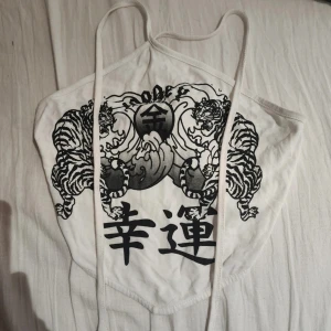 Sommar topp  - Bra skick och normal i storlek 