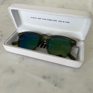 CHIMI glasögon💕 - Säljer mina fina CHIMI solglasögon som är i mycket bra skick. Modell kiwi #001 grön 🥝 💕