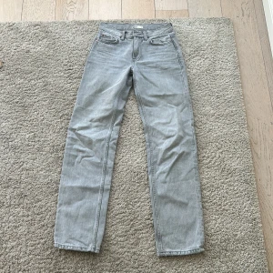 Jeans - Dem här jeansen säljer jag för att dem inte kommer till användning. Skriv om ni har frågor💕
