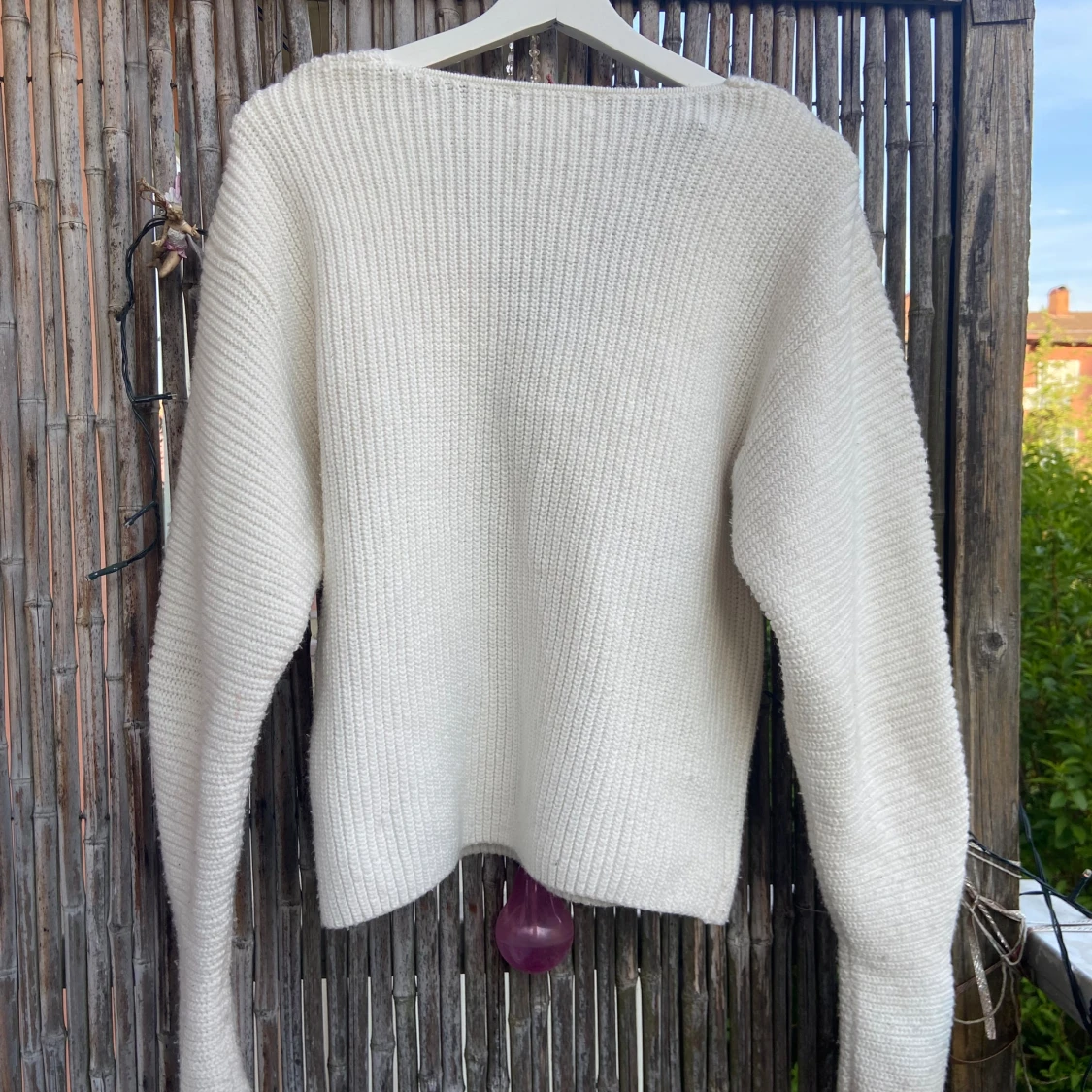 Finstickad vit tröja använd få gånger, strl M - 90