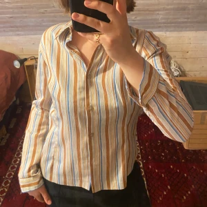 Skjorta randig - Supersnygg skjorta lite figursydd!