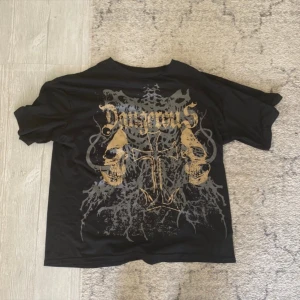 Vintage T-Shirt - I topp skick   Passar som en Large  Skriv ifall du har några fler frågor!