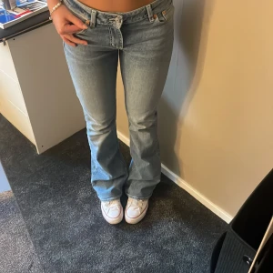 Low waist jeans - Jätte snygga low waist jeans, kom med prisförslag😘😍