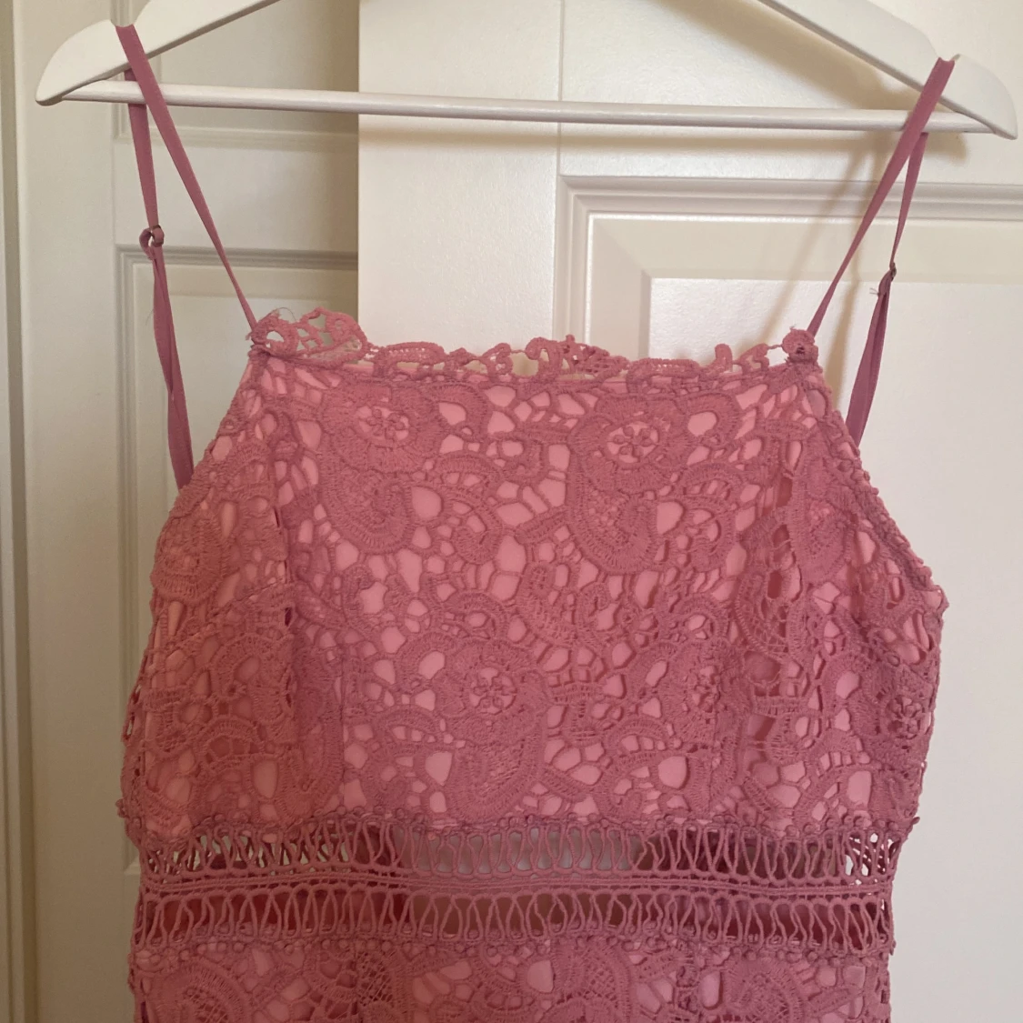 Söt rosa klänning - 91