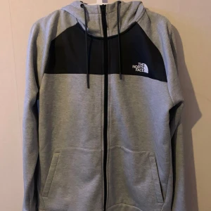 The north face hoodie - The north face hoodie storlek M oanvänd