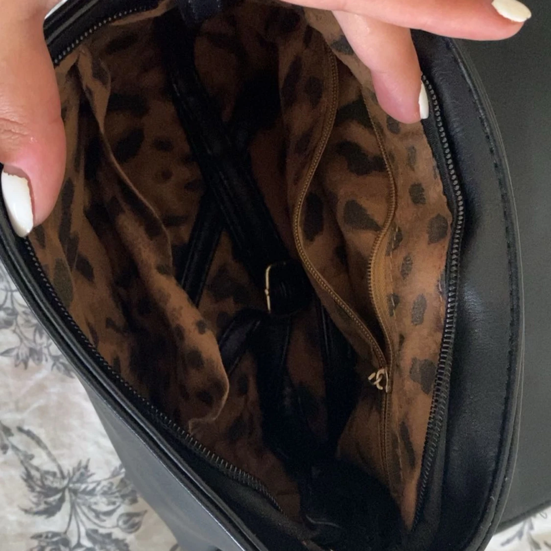 Svart axelrem väska - 91