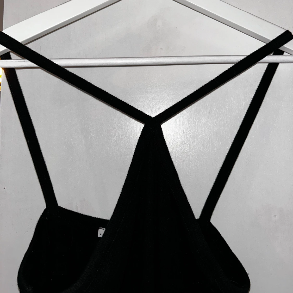 Svart korsad klänning