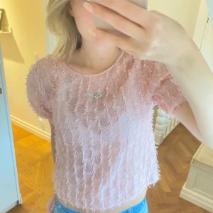 Rosa topp - Snygg topp som man både kan ha till vardags och till fest💛 Lånade bilder!