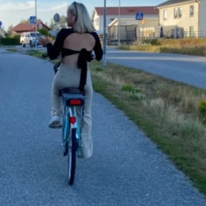 Topp ifrån nakd - Topp med öppen rygg ifrån nakd, används inte, används cirka 3 gr