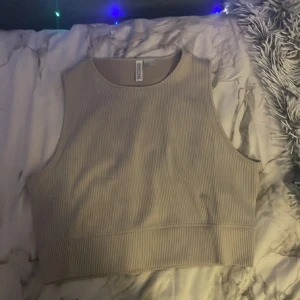 Säljer tröja - Använd 1 gång.  