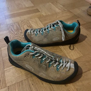 Keen gå skor 40 - Väldigt najs gå/vandrings skor i storlek 40