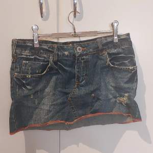 Terranova jeans, storlek M. Ändast använd ett par gånger.