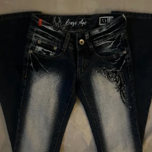 Crazy age jeans - Lågmidjade och Bootcut. Köpta här på plick, men passade tyvärr inte. Skriv för mått eller fler frågor. 