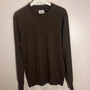 Hm sweatshirt - Snygg hm sweatshirt. Nyskick aldrig använt. Storlek M.