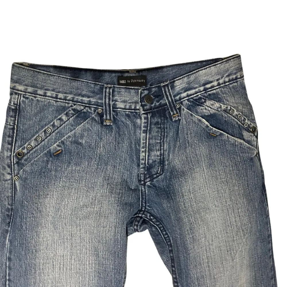Rabiez jeans, aldrig använda och i gott skick. Köpta secondhand. Pris går att diskuteras vid snabb affär och är öppen för byten!🖖 . Jeans & Byxor.