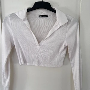 Stickad topp - Tunnt stickad cropad topp från zara.  