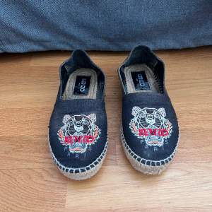 Espadrillos från kenzo. Flitigt använda, därav priset