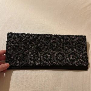 Nyskick - En fin väska som inte kommer till användning och har dessutom ingen defekt alls  