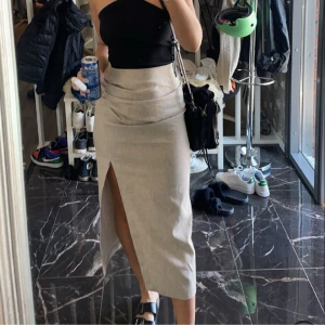 Kjol - Använd en gång. Skick som ny. Skriv för fler bilder😊💞