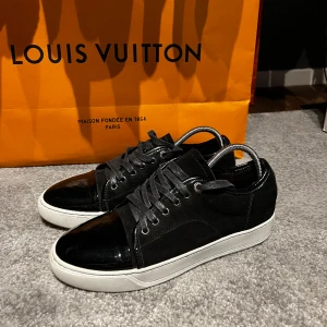 Lanvin skor - Säljer mina Lanvin i storlek 40, skicket är väldigt bra skulle säga 8/10, inget og ingår!