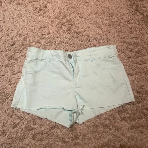 Shorts från H&M - Shorts från HM. Köp för 40kr eller köp 5 par shorts från mig för 150kr.