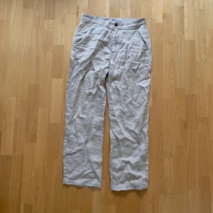 Beige Linnebyxor - Beige Linnebyxor Storlek 29/32 Bra skick