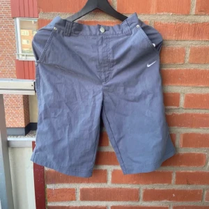 Baggy Nike jorts  - Baggy vintage Nike jorts skick 9/10