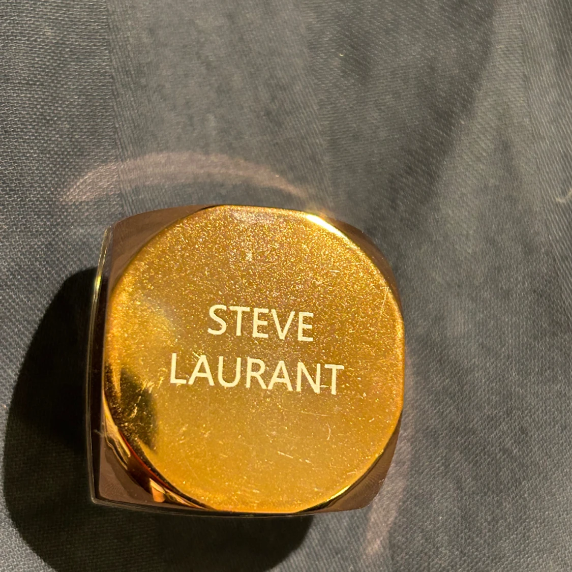 Steve laurant glitter