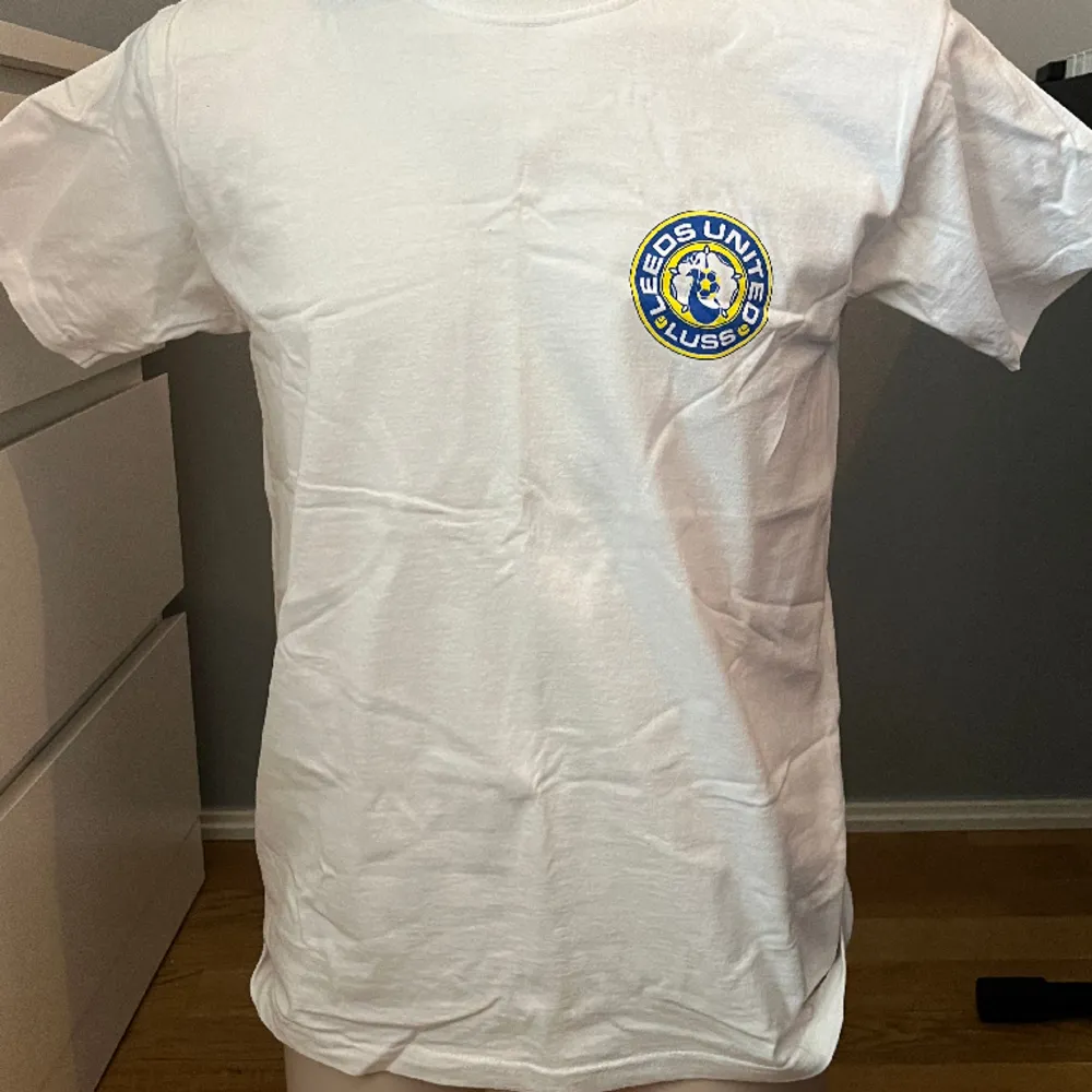 Toppen inför sommaren för Leeds fans! 🙌. T-shirts.