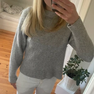 Grå stickad tröja  - Superfin stickad tröja i fint skick 💕