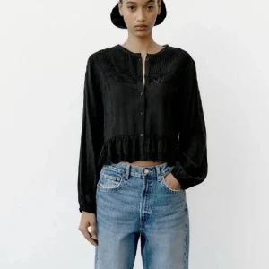 Blus - Blus från zara. Använd några gånger 💕