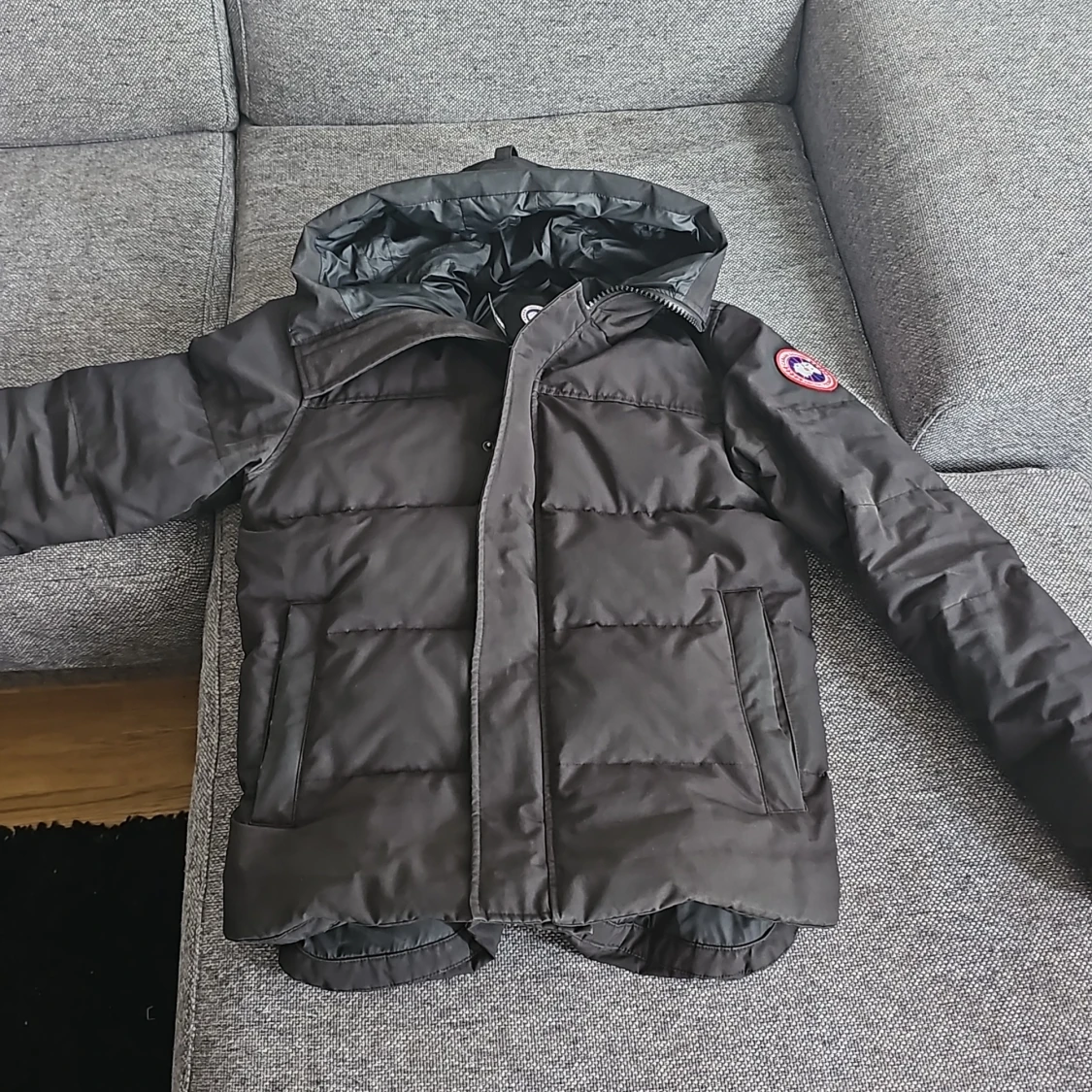 Canada goose jacka för bra pris!  - 90