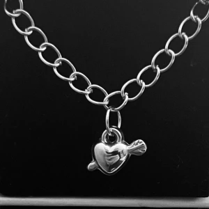 Halsband  - Jättefint halsband. Köp för 129kr. Modell 022.