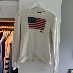 Ralph Lauren usa  - Trendig stickad tröja i bomull. Nypris 5495kr❤️