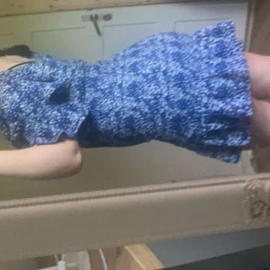 Blå klänning från Gina  - Använd 1 gång o därför nästan originalpris köpt på Gina för ett år sedan storlek M/L