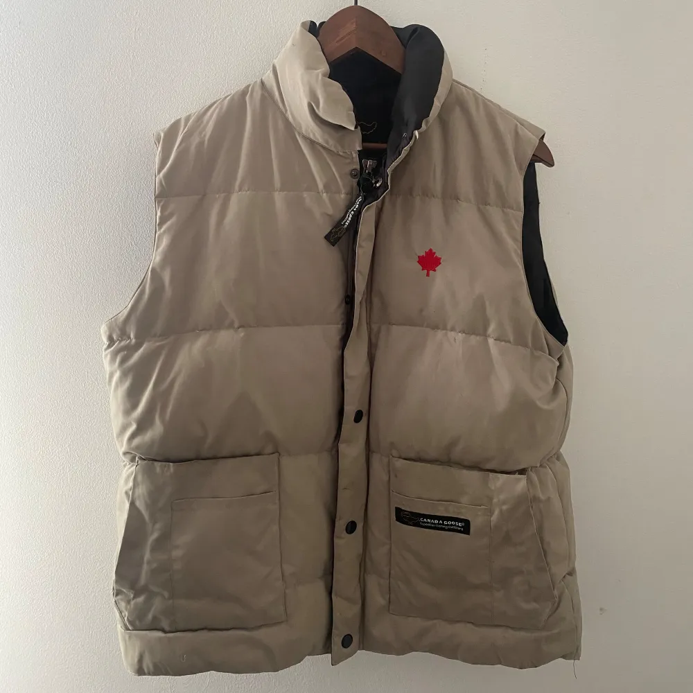 Canada goose vest, nästan som ny.. Jackor.