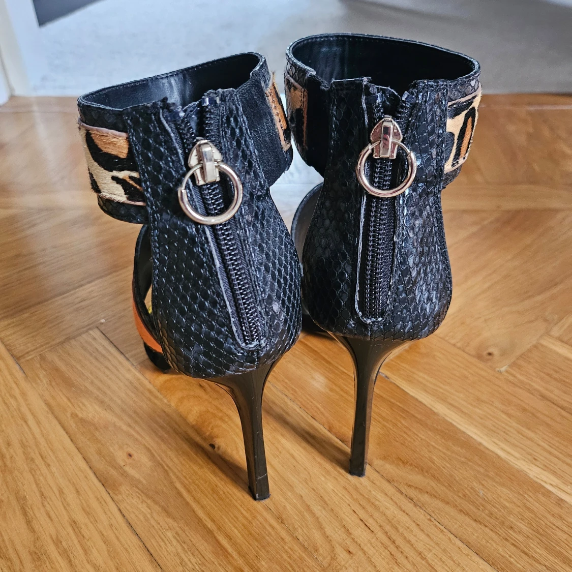 Färgglada klackskor med leopardmönster - 90