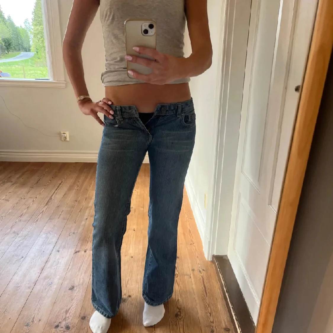 Low waist jeans