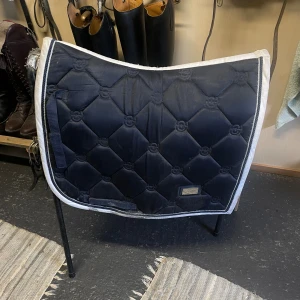 Es schabrak  - Es 2 schabrak + ett par skydd, storlek full och M. 