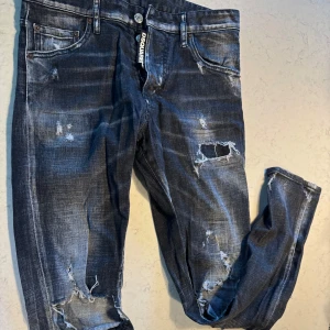 Dsquared2 jeans - Dsquared2 jeans, nya modellen. Storlek 40 IT. Kvitto finns. 