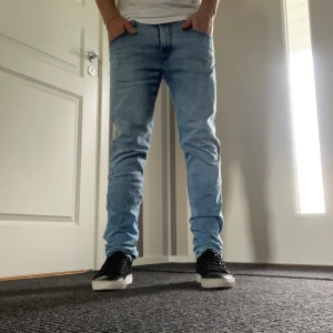 Replay Anbass Hyperflex Jeans - Säljer nu mina Replay jeans i modellen Hyperflex | Superfint skick, köpta för 1800kr | Skriv vid frågor eller om fler bilder önskas 🍾