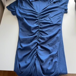 Klänning  - Använt ett par gånger 